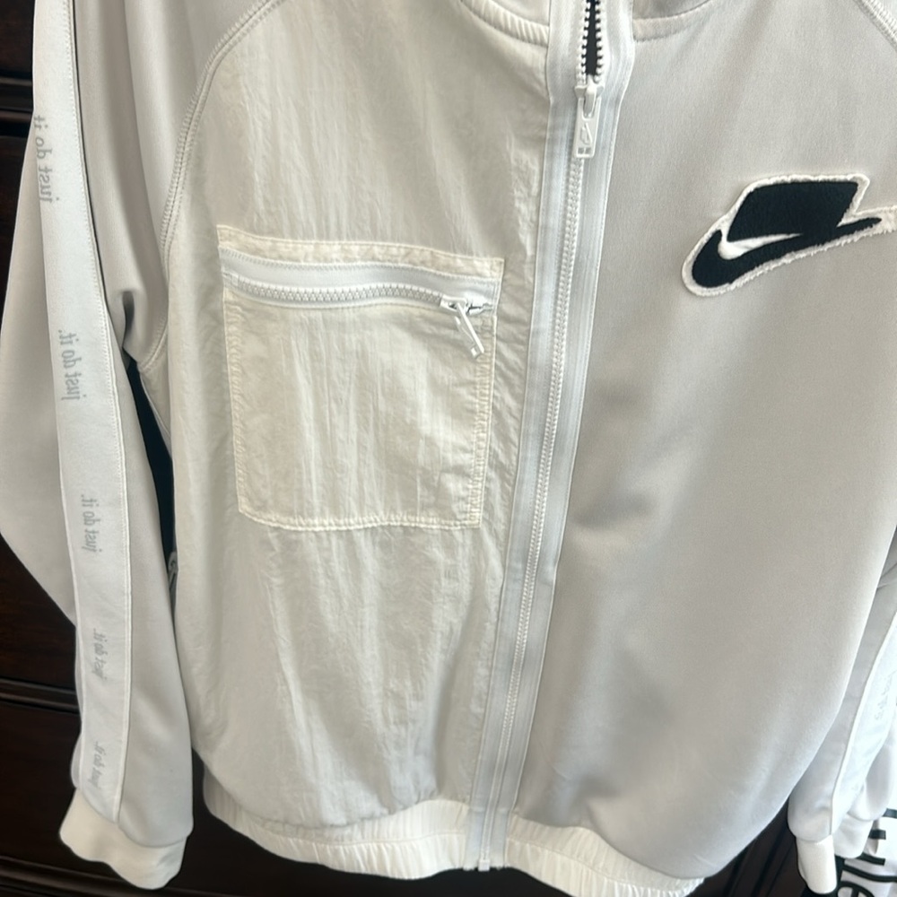 Unique Nike Jacket - image 2